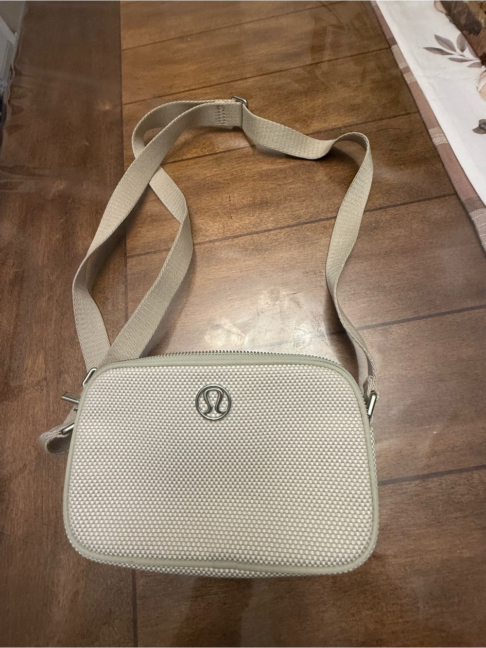 lululemon athletica Neutral Beige Crossbody Messenger Bag 9/10 shape